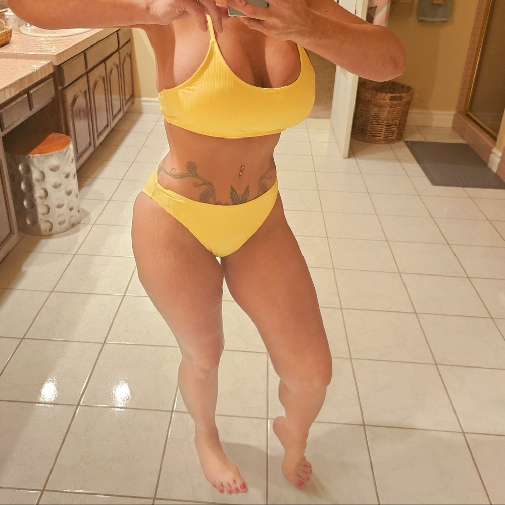 Pg7 #11 Yellow Ribbed Bikini Set - Picture 8 of 8